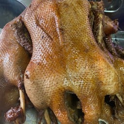 เป็ดพะโล้ครึ่งตัว