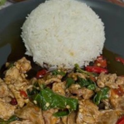 ข้าวผัดกระเพราหมูชิ้น