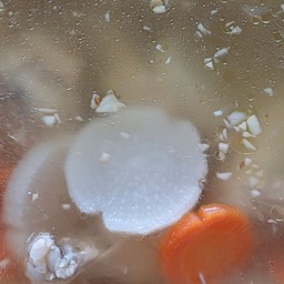 ต้มปีกไก่หัวไชเท้า