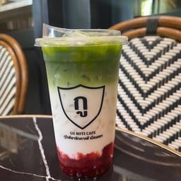 มัทฉะนมสดสตอเบอรี่