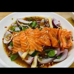 ยำแซลมอนสดแซ่บนัว