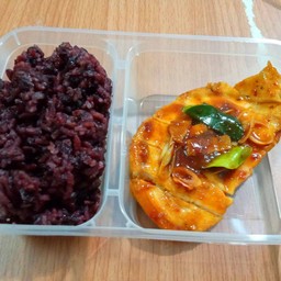 สเต๊กไก่ซอสต้มยำ