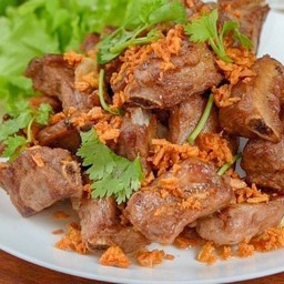 ซี่โครงหมูทอดสมุนไพร