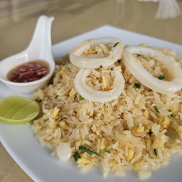 ข้าวผัด หมึก