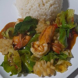 ผัดแขนงทะเลราดข้าว