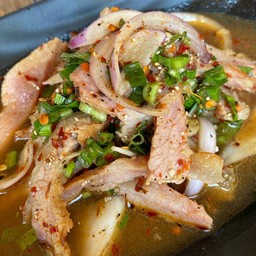 น้ำตกหมู