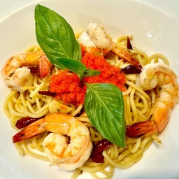 สปาเก็ตตี้เนยกระเทียมกุ้ง