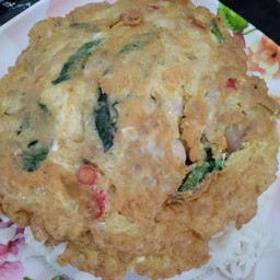 ไข่เจียวทรงเครื่อง (กับข้าว)