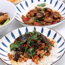 กะเพรา ขี้เมา