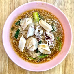 เส้นหมี่ราดหน้า ปลาหมึก