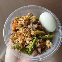 อาหารตามสั่ง ข้าวหมูทอด กะเพรา ร้านหิวข้าวป่าว -