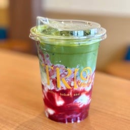 strawberry matcha latte