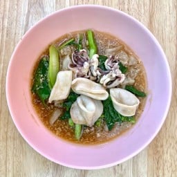 เส้นใหญ่ราดหน้า ปลาหมึก