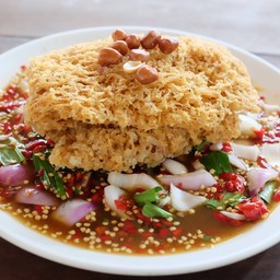 ยำปลาดุกฟูยั่วๆ