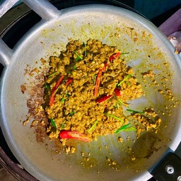 คั่วกลิ้งหมู (กับข้าว)ปริมาณเนื้อหมู2ขีด