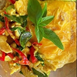 เขียวหวานไก่แห้งราดข้าวไข่ดาว