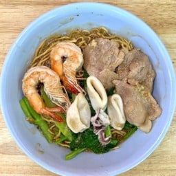 บะหมี่กรอบราดหน้า รวมมิตร