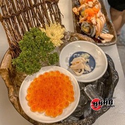 ซาชิมิไข่แซลมอน