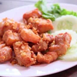 หมูสามชั้นทอด.
