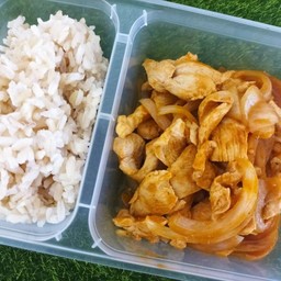อกไก่ผัดซอสหมาล่า