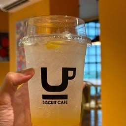 Biscuit Cafe Lampang (บีสกิตคาเฟ่)