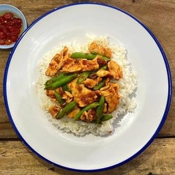 ผัดพริกแกง