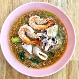 เส้นหมี่ราดหน้า ทะเล