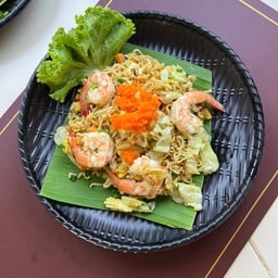 ผัดมาม่ากุ้งไข่กุ้ง