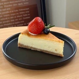 New York Cheese Cake w Strawberry Sauce