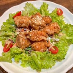 สลัดไก่ทอด