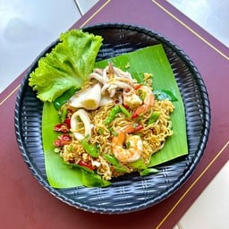 ผัดมาม่าพริกขี้หนูทะเล