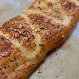 ขนมปังแฮมไก่กระเทียมชีส