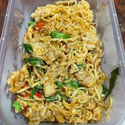 ผัดมาม่า กะเพรา