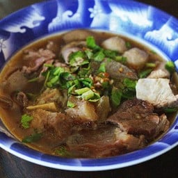 หอมงัว ก๋วยเตี๋วเนื้อตุ๋น หมูตุ๋น