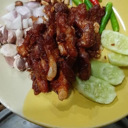 แหนมซี่โครงหมูทอด