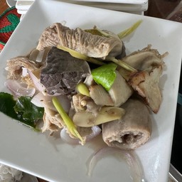 ลวกจิ้มเครื่องในเนื้อ