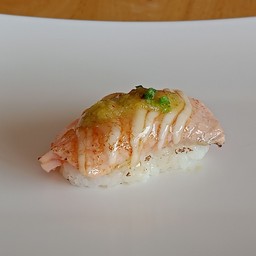 แซลมอนเบิร์นแซ่บ