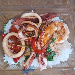 กระเพราทะเล(ราดข้าว)
