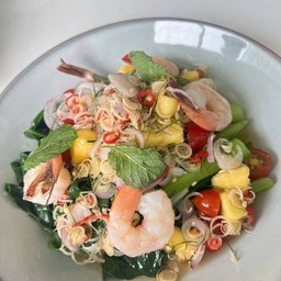 สลัดกุ้งสไปซี่ และแขนง