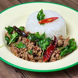 ข้าวกระเพราเนื้อโคขุนบด