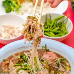 ก๋วยเตี๋ยวเนื้อน้ำตก