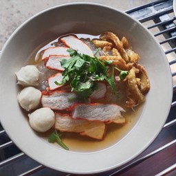 ป๊อกๆหน้าป้ายราชภัฏ