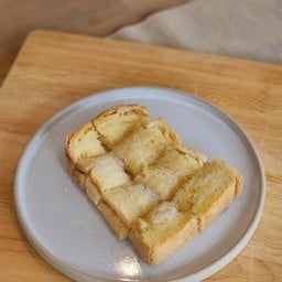 ขนมปังปิ้งเนย นม น้ำตาล