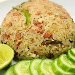 ข้าวผัดแหนม