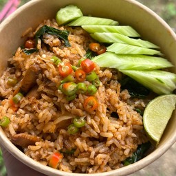 ข้าวผัดพริกปลากระป๋อง