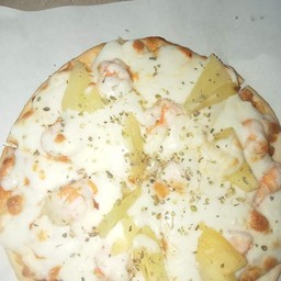 พิซซ่าหน้าค็อกเทลกุ้งถาดเล็ก