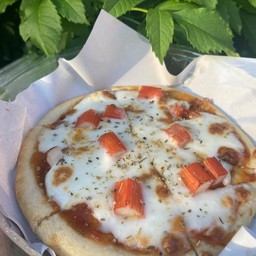 พิซซ่าหน้าปูอัดชีสถาดเล็ก