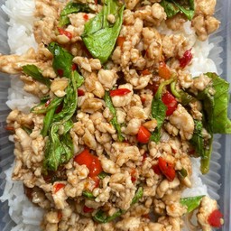 ข้าวกะเพราไก่สับ