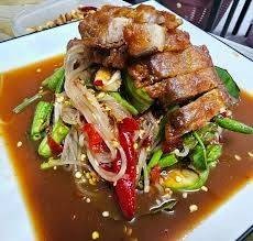 ตำเส้นเล็กปลาร้าหมูกรอบ