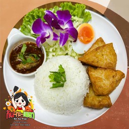 ข้าวหมูยอทอดไข่ตูม